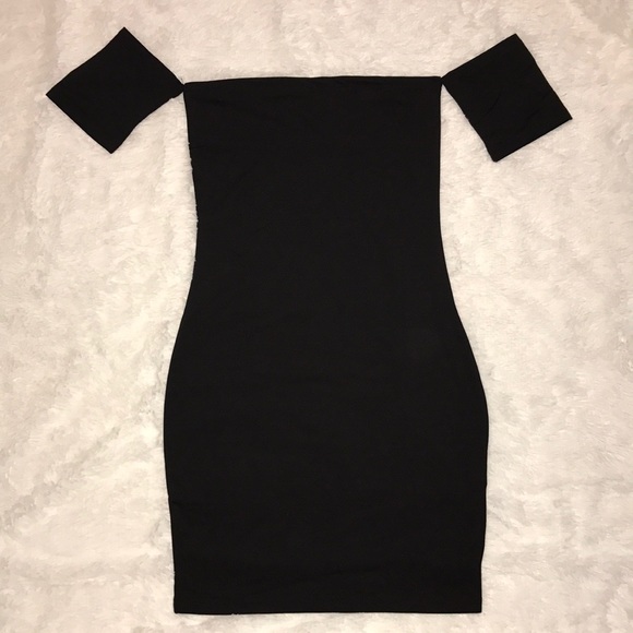 Black off the shoulder mini dress - Picture 2 of 4
